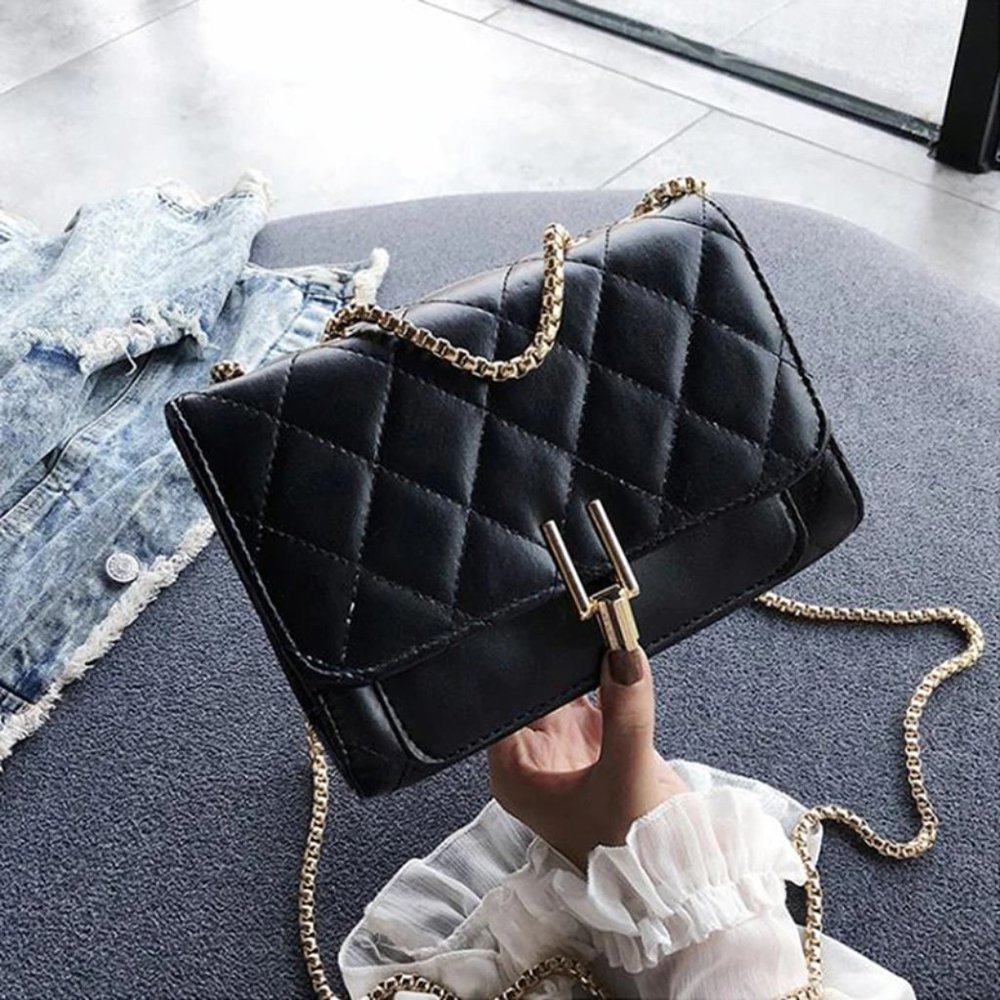 Diamond Pattern Shoulder Bag | Quilted Leather bag